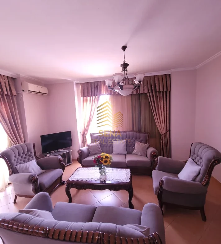 Tirane, jepet me qera apartament 2+1+Ballkon Kati 8, 125 m² 750 € (Ish Ekspozita)