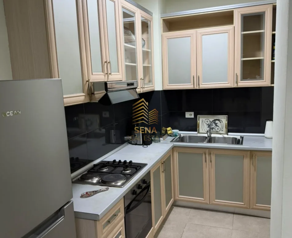 Tirane, jepet me qera apartament 2+1+Ballkon Kati 8, 90 m² 450 € (Fresk)