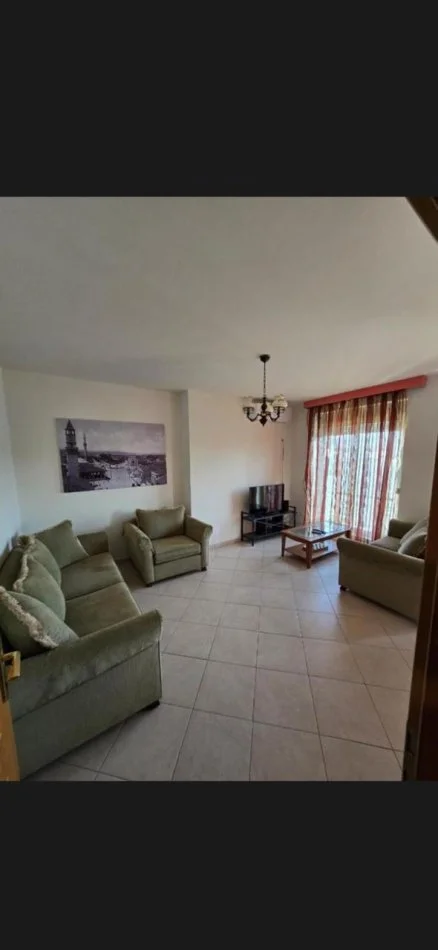 Tirane, jepet me qera apartament 2+1+Ballkon Kati 9, 130 m² 750 € (RRUGA E KAVAJES)