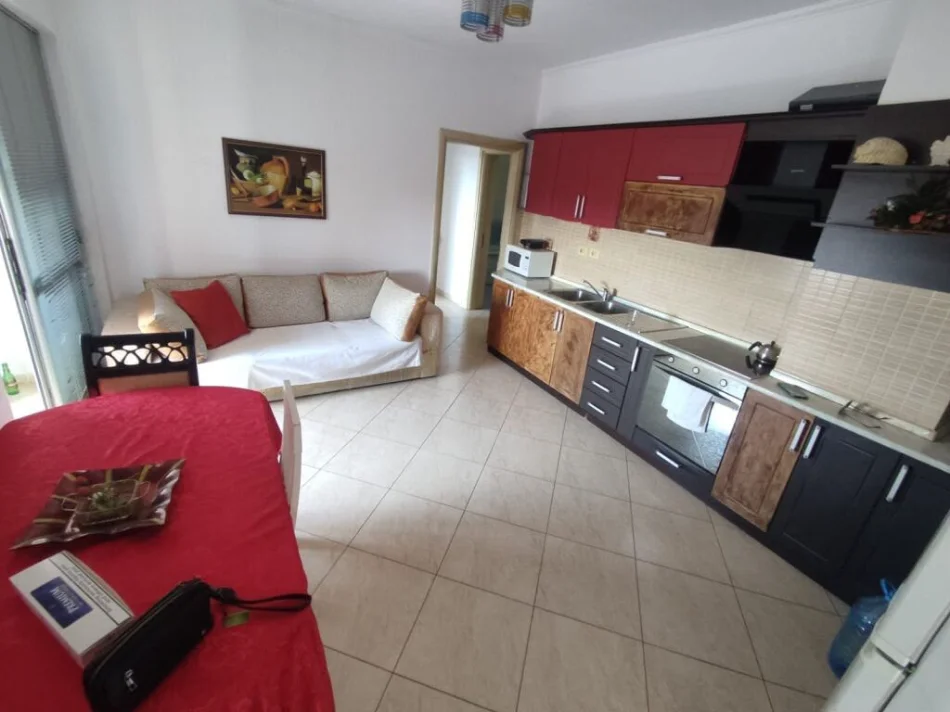 Tirane, jepet me qera apartament 2+1+Ballkon Kati 9, 1 m² 700 € (Rruga Fortuzi)