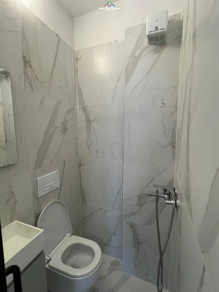 Tirane, jepet me qera apartament 2+1+Ballkon Kati 9, 93 m² 800 € (5 Maji)