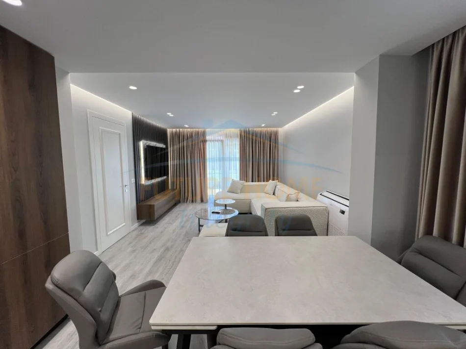 Tirane, jepet me qera apartament 2+1 Kati 0, 130 m² 1.000 € (Ambasada Turke)