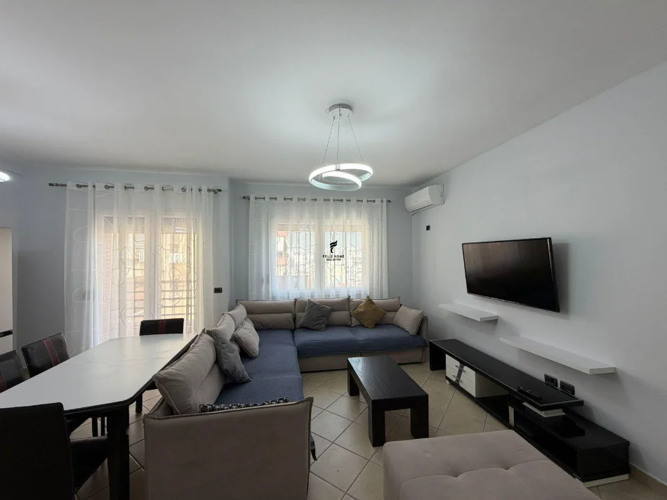Tirane, jepet me qera apartament 2+1 Kati 10, 103 m² 1.000 € (9 KATESHET)
