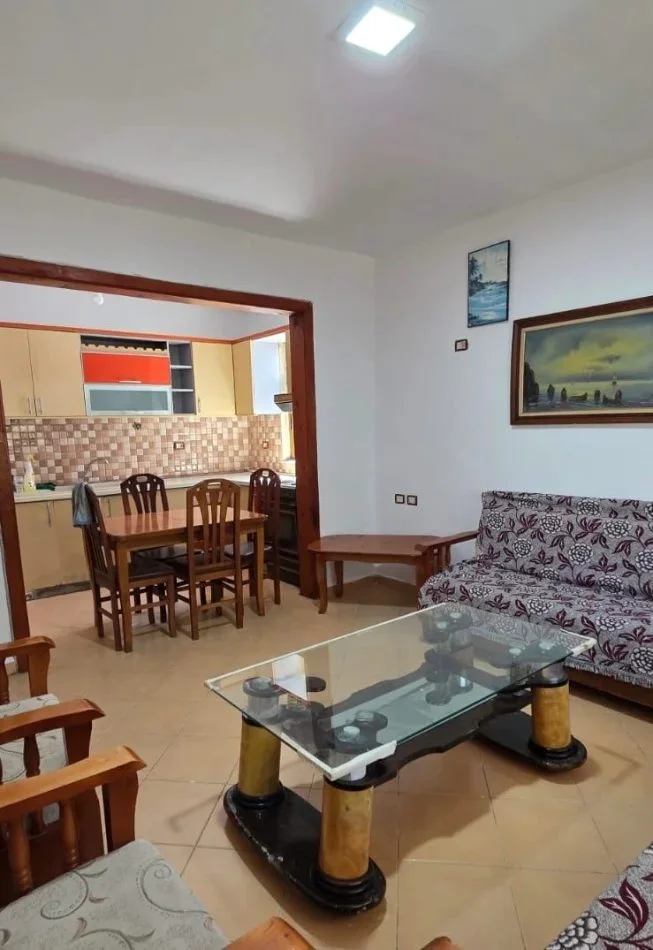 Tirane, jepet me qera apartament 2+1 Kati 1, 100 m² 350 € (Insitut)