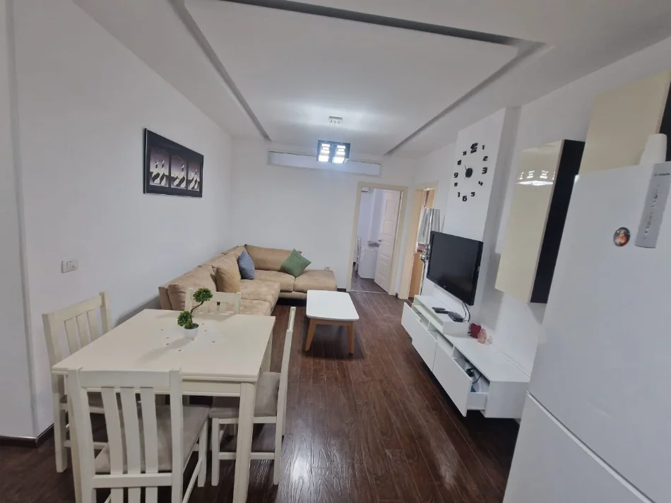 Tirane, jepet me qera apartament 2+1 Kati 1, 100 m² 45.000 €