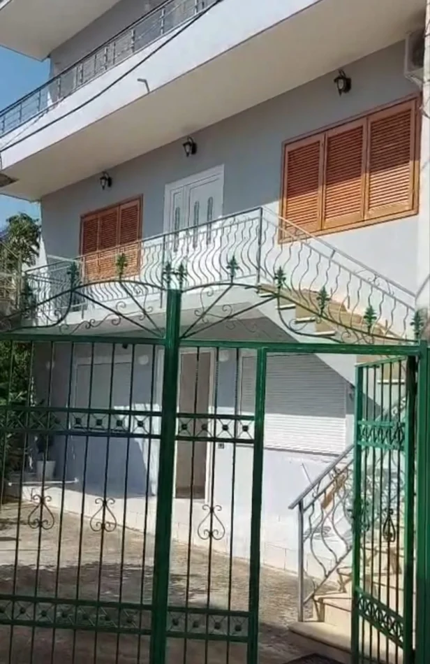 Tirane, jepet me qera apartament 2+1 Kati 1, 100 m² 500 € (Bulevardi I Ri)