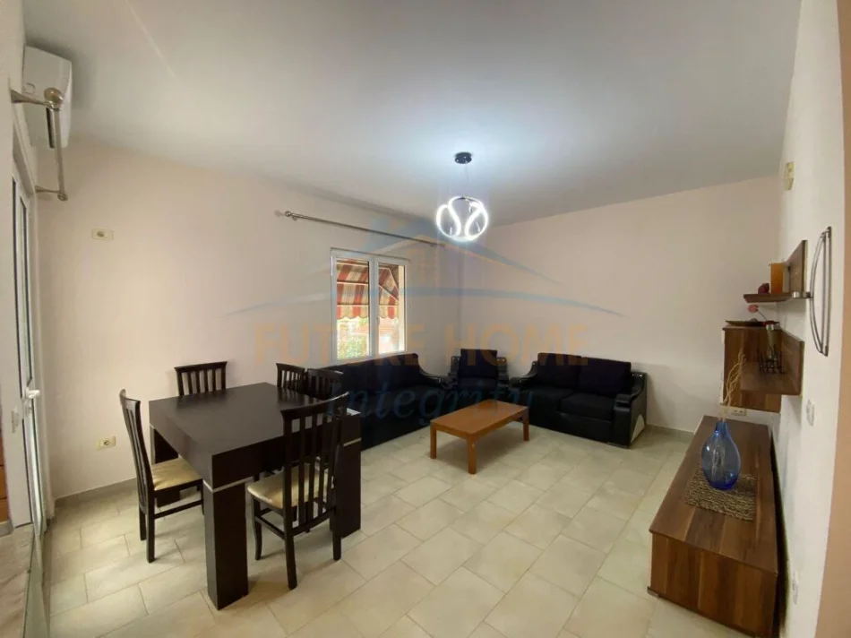 Tirane, jepet me qera apartament 2+1 Kati 1, 100 m² (Ish Tregu Elektrik,pranë Depove të ujit.)
