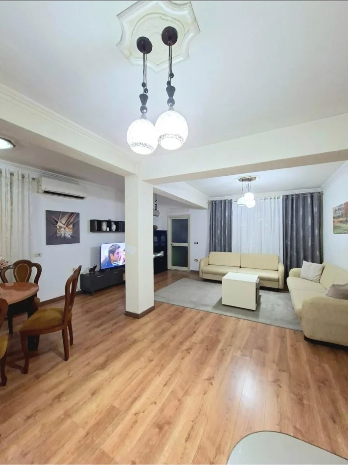 Tirane, jepet me qera apartament 2+1 Kati 1, 105 m² 700 € (Rruga Niko Avrami)