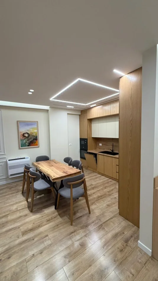 Tirane, jepet me qera apartament 2+1 Kati 1, 116 m² 1.500 € (Liqeni i Thatë)