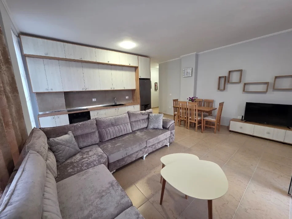 Tirane, jepet me qera apartament 2+1 Kati 1, 122 m² 950 € (STACIONI TRENIT)