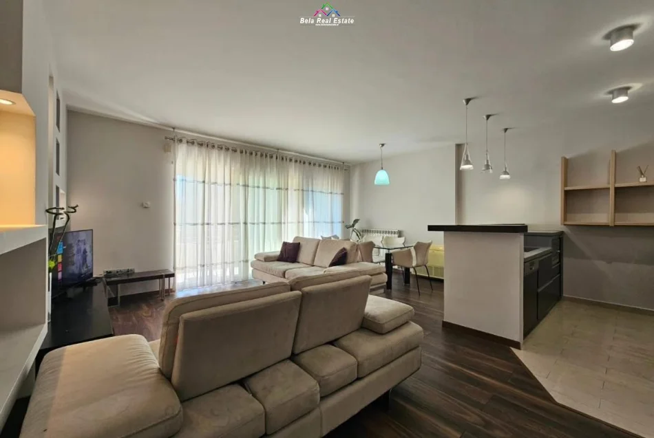 Tirane, jepet me qera apartament 2+1 Kati 1, 128 m² 1.000 € (komuna e parisit)