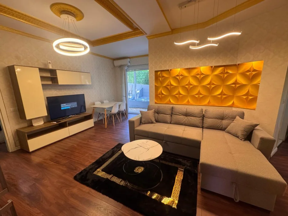 Tirane, jepet me qera apartament 2+1 Kati 1, 140 m² 0 € (Liqeni i Thatë)