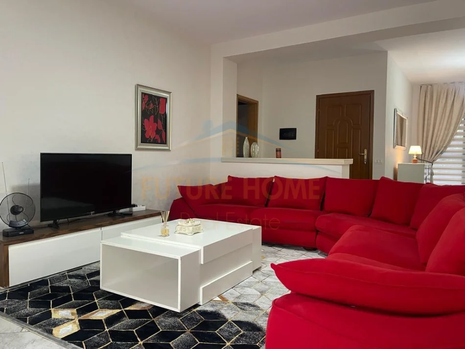 Tirane, jepet me qera apartament 2+1 Kati 1, 140 m² 650 € (Shkolla e Kuqe)