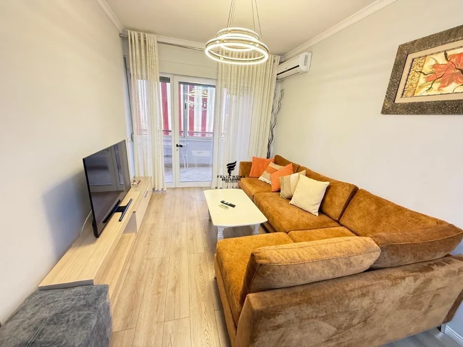 Tirane, jepet me qera apartament 2+1 Kati 11, 82 m² 1.200 € (BLLOKU)