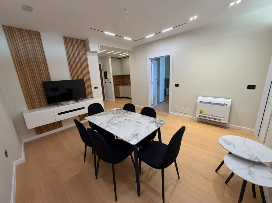 Tirane, jepet me qera apartament 2+1 Kati 11, 90 m² 799 € (KOMPLEKSI DELIJORGJI)