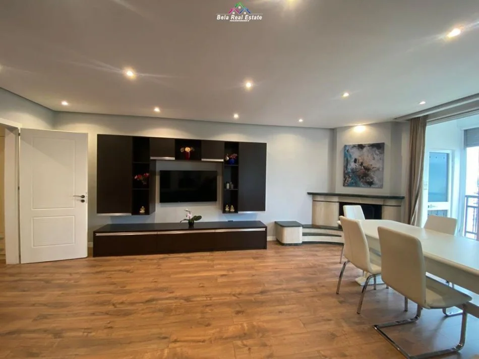 Tirane, jepet me qera apartament 2+1 Kati 13, 122 m² 1260 € (ish ekspozita)