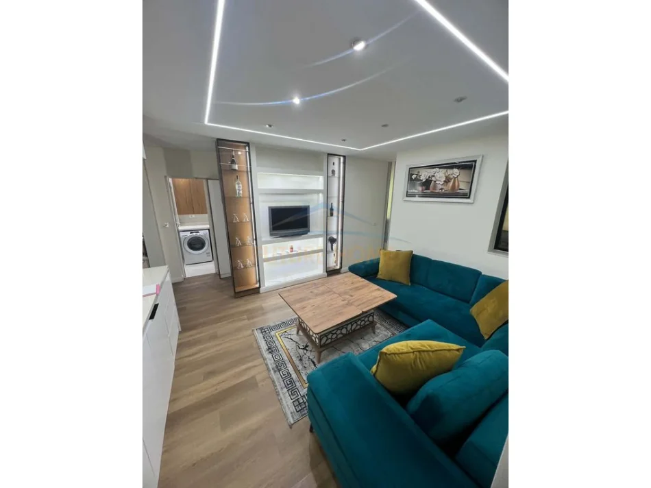 Tirane, jepet me qera apartament 2+1 Kati 1, 58 m² 750 € (Ish Fusha e Aviacionit)