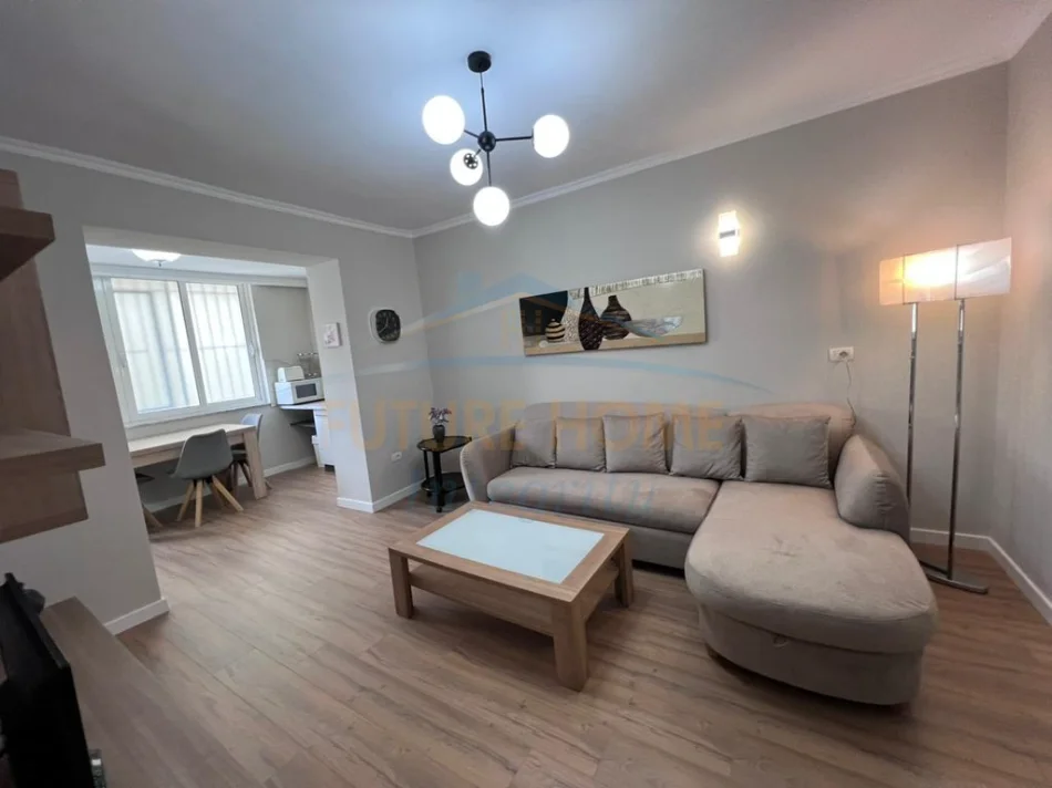 Tirane, jepet me qera apartament 2+1, Kati 1, 59 m² 900 € (Blloku)