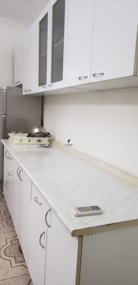 Tirane, jepet me qera apartament 2+1 Kati 1, 70 m² 500 € (ISH TREGU ELEKTRIK)