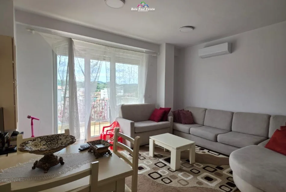 Tirane, jepet me qera apartament 2+1 Kati 1, 74 m² 600 € (rruga pjeter budi)