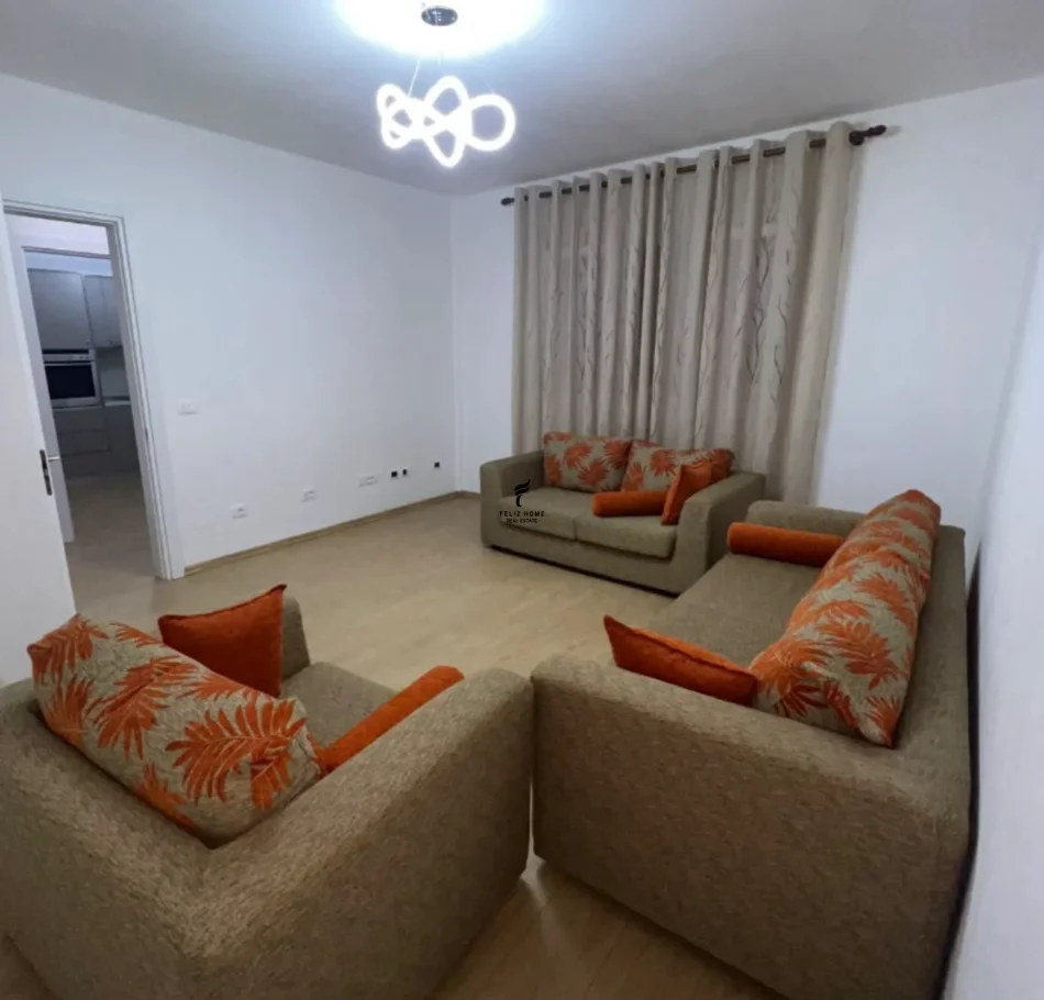 Tirane, jepet me qera apartament 2+1 Kati 1, 75 m² 400 € (YZBERISHT)