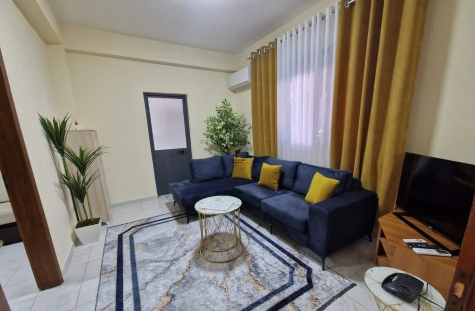 Tirane, jepet me qera apartament 2+1 Kati 1, 75 m² 650 € (VASIL SHANTO)