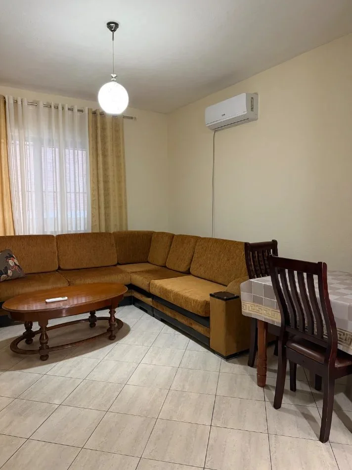 Tirane, jepet me qera apartament 2+1 Kati 1, 80 m² 400 € (Astir)
