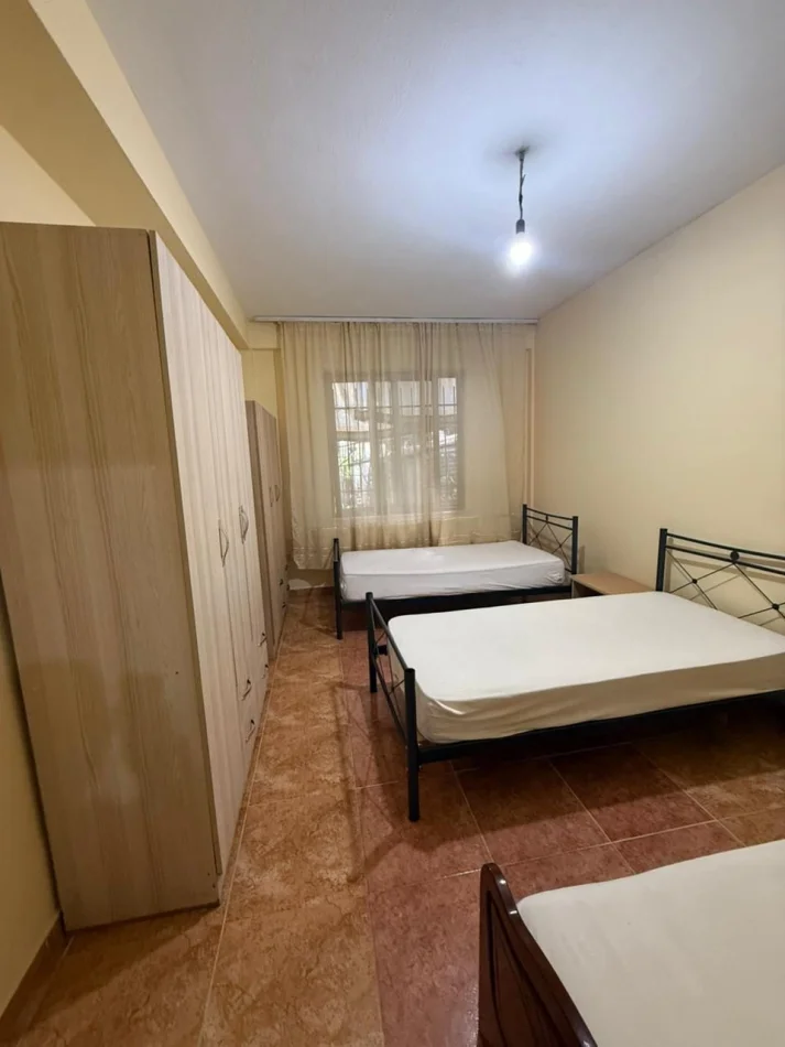Tirane, jepet me qera apartament 2+1 Kati 1, 80 m² 470 € (Spitali Amerikan 2)