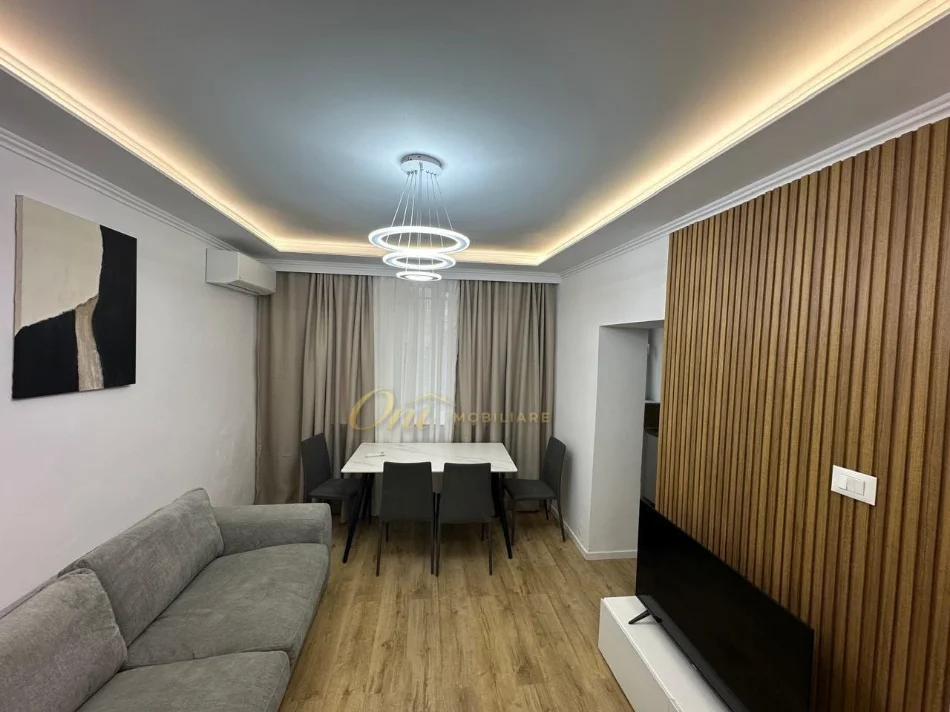 Tirane, jepet me qera apartament 2+1 Kati 1, 80 m² 730 € (21 DHJETORI)