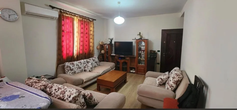 Tirane, jepet me qera apartament 2+1 Kati 1, 85 m² 550 € (Siri Kodra)