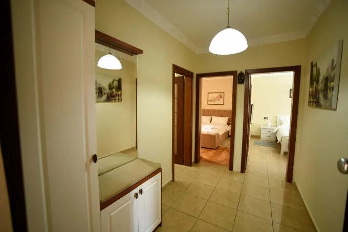 Tirane, jepet me qera apartament 2+1 Kati 1, 86 m² 650 € (Rruga Fortuzi , Rruga mine peza)