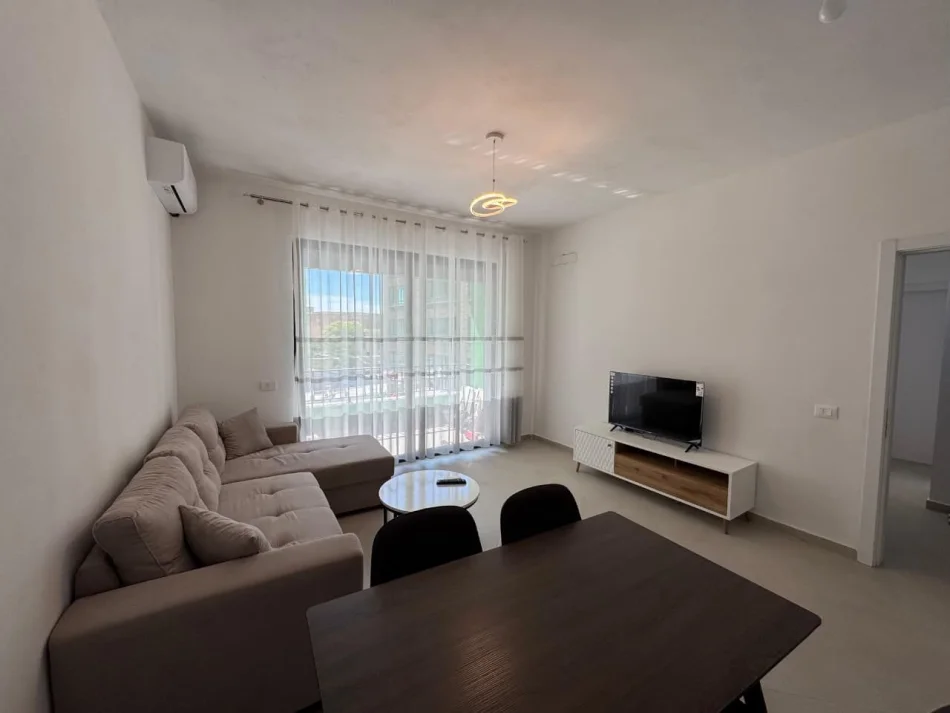 Tirane, jepet me qera apartament 2+1 Kati 1, 88 m² 600 € (Rruga 5 Maji)