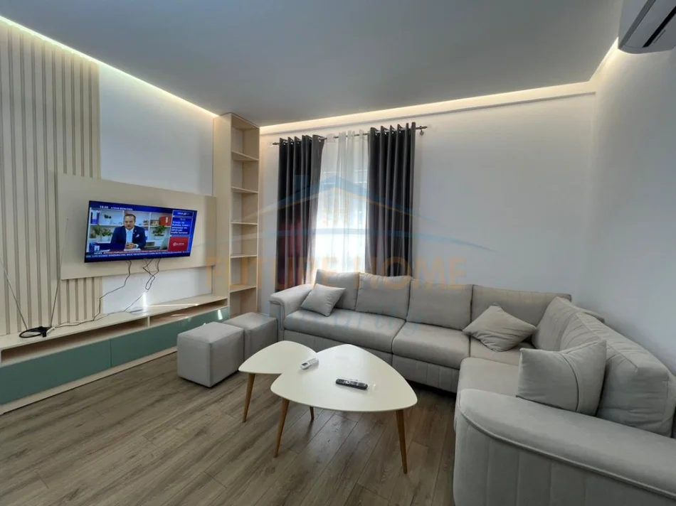 Tirane, jepet me qera apartament 2+1 Kati 1, 89 m² 550 € (Rezidenca Porta Tirana e Re)