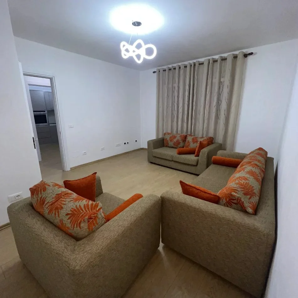 Tirane, jepet me qera apartament 2+1 Kati 1, 90 m² 400 € (Yzberisht)