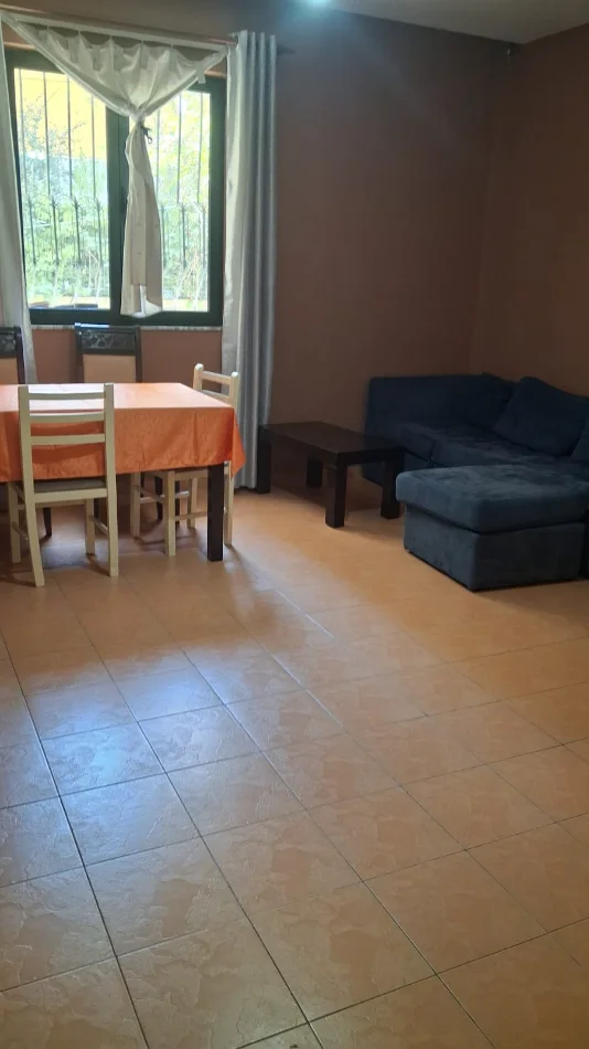 Tirane, jepet me qera apartament 2+1 Kati 1, 90 m² 450 € (KODRA E DIELLIT)