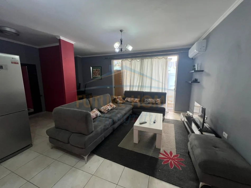Tirane, jepet me qera apartament 2+1 Kati 1, 90 m² 546 € (ALI DEM)