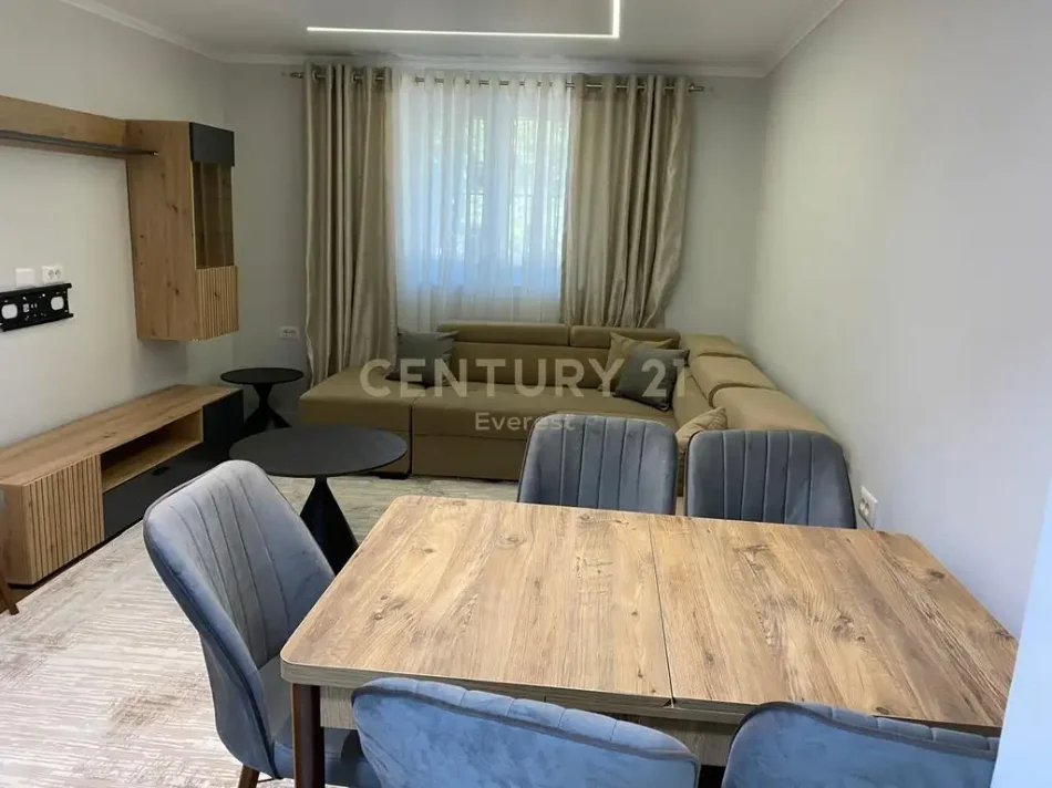 Tirane, jepet me qera apartament 2+1 Kati 1, 91 m² (O Kateshet)