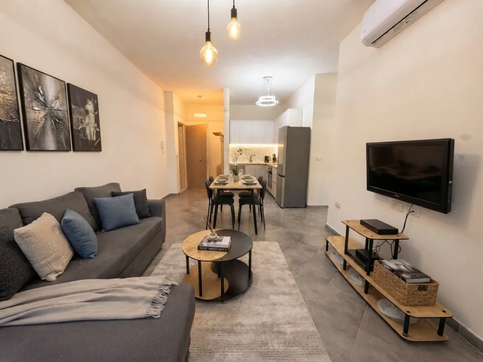 Tirane, jepet me qera apartament 2+1 Kati 1, 92 m² 700 € (Rruga Jordan Misja)