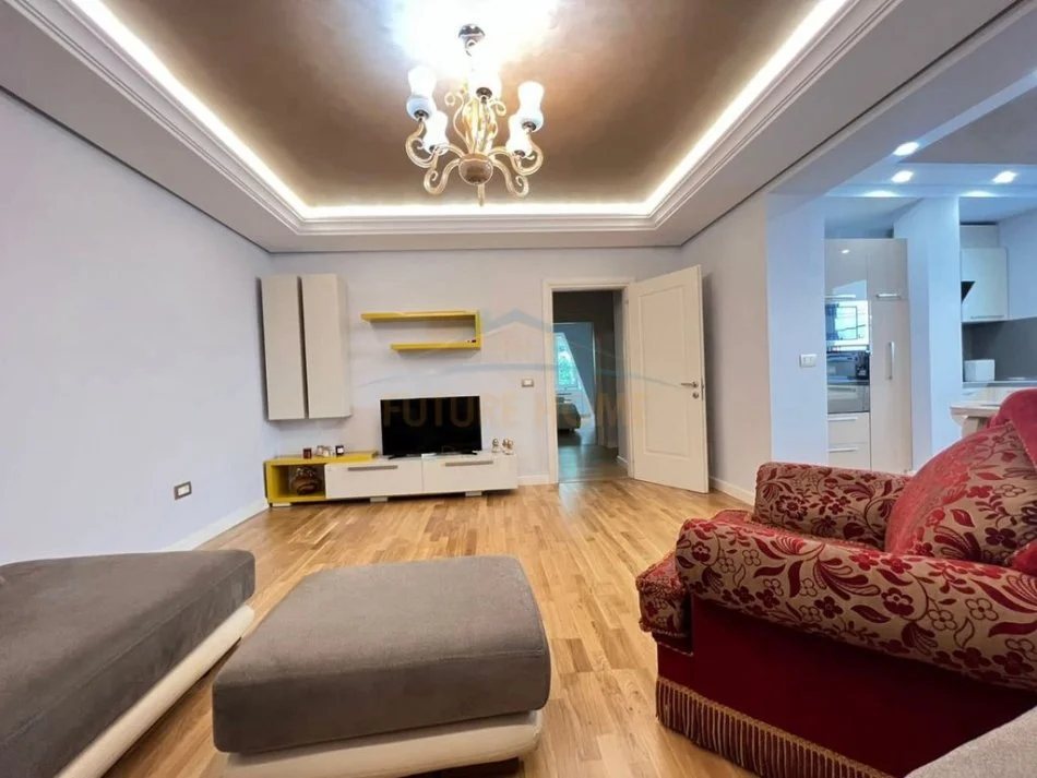 Tirane, jepet me qera apartament 2+1 Kati 1, 96 m² 1.200 €