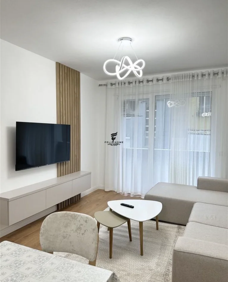 Tirane, jepet me qera apartament 2+1 Kati 1, 98 m² 650 € (RRUGA E DIBRES)