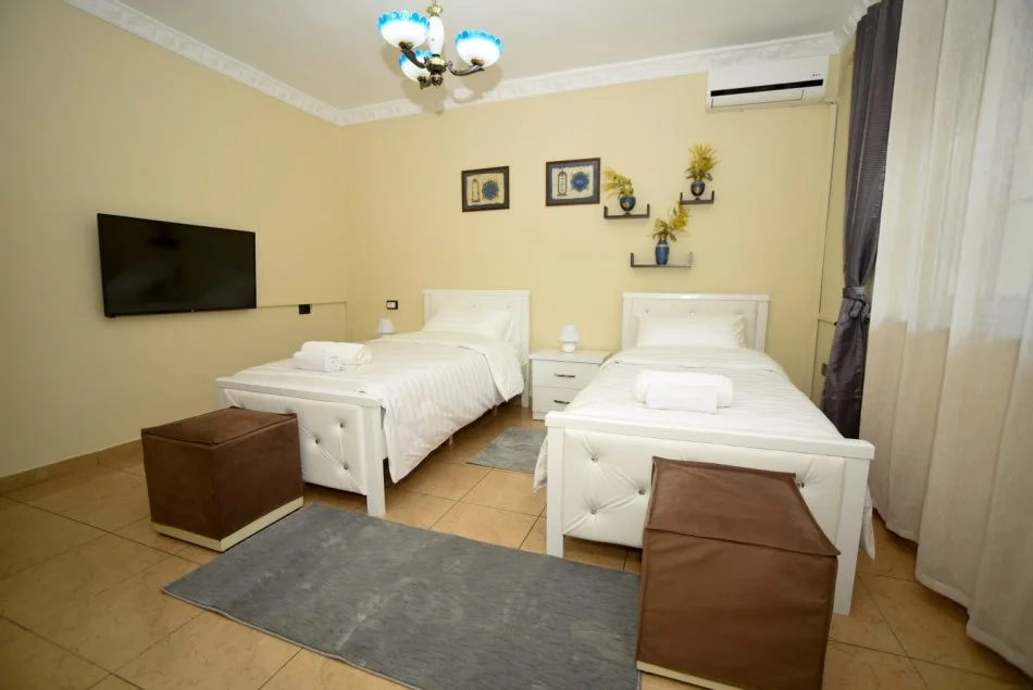 Tirane, jepet me qera apartament 2+1 Kati 1,Çmimi 50.000 Lekë të Reja, (tek Mine Peza- Tiranë)