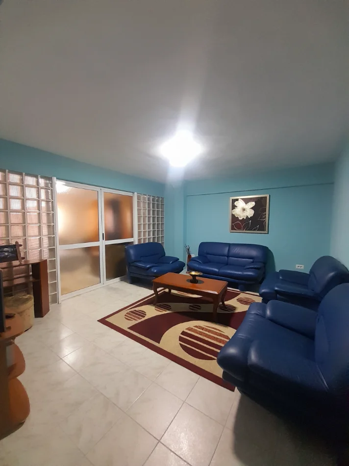 Tirane, jepet me qera apartament 2+1,Kati 2, 100 m2, cmimi 50.000 Lekë të Reja, ne LAPRAKE,Tirane.