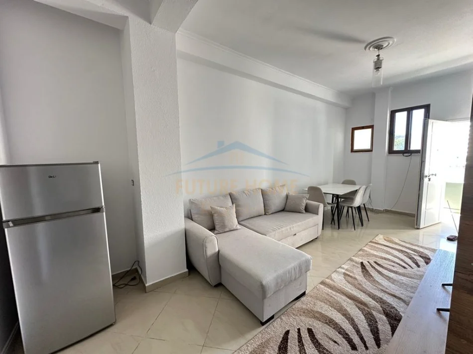 Tirane, jepet me qera apartament 2+1 Kati 2, 100 m² 400 € (BULEVARDI I RI)