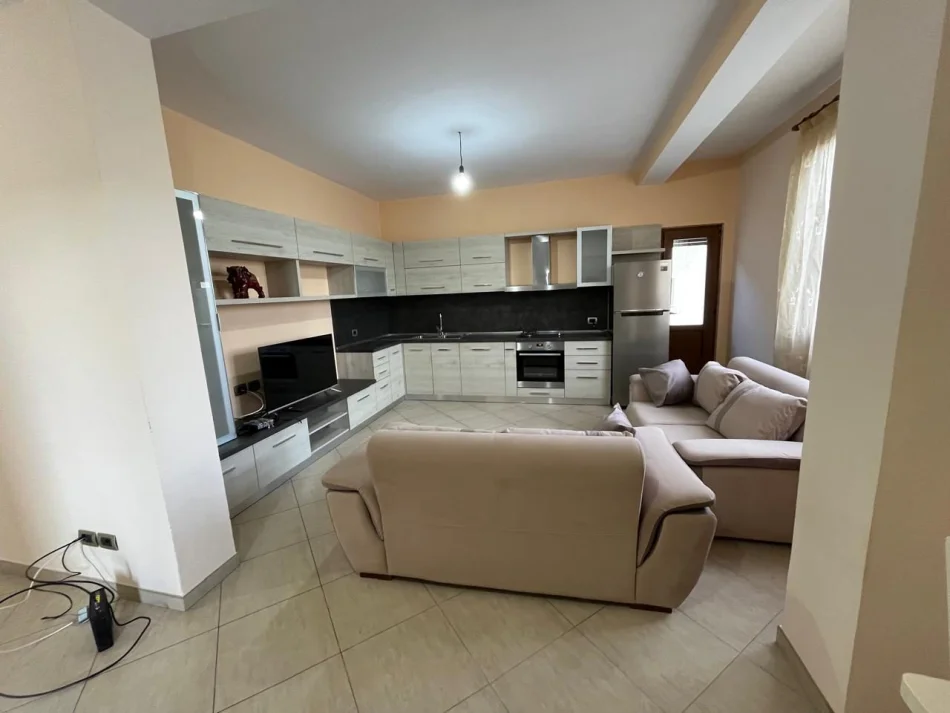 Tirane, jepet me qera apartament 2+1 Kati 2, 100 m² 450 € (Kodra E. Priftit)