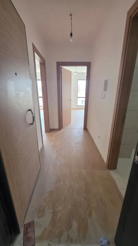 Tirane, jepet me qera apartament 2+1 Kati 2, 100 m² 500 € (Zgara 5 Maj)