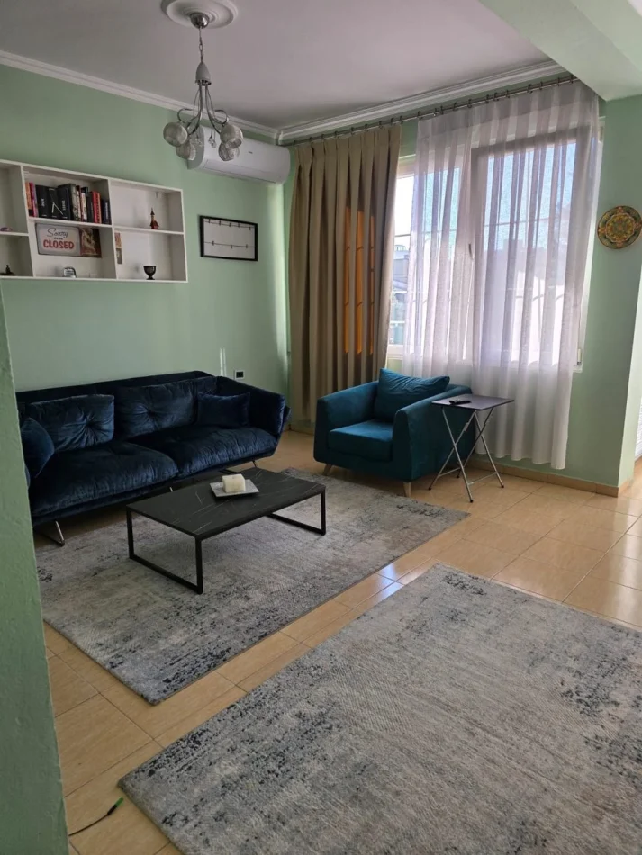 Tirane, jepet me qera apartament 2+1 Kati 2, 100 m² 650 € (Ali Demi)