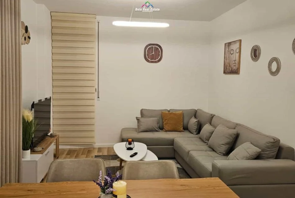 Tirane, jepet me qera apartament 2+1 Kati 2, 100 m² 800 € (Rruga Zonje Curre)