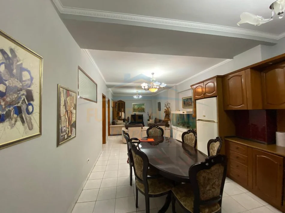 Tirane, jepet me qera apartament 2+1 Kati 2, 101 m² 600 € (rruga dritan hoxha)