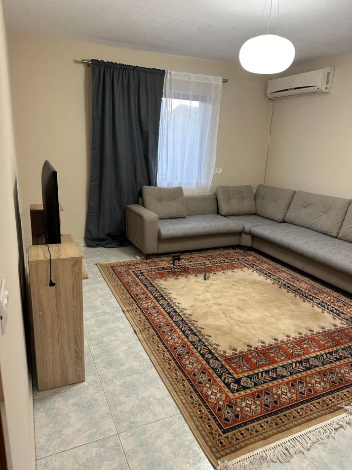 Tirane, jepet me qera apartament 2+1 Kati 2, 104 m² 400 € (SHKOZE)