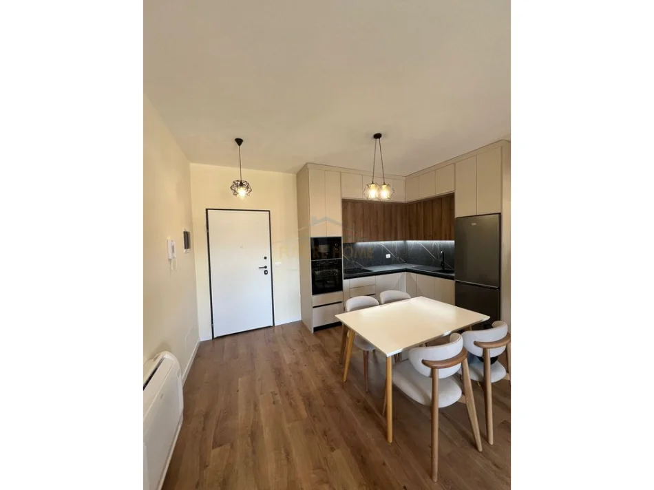 Tirane, jepet me qera apartament 2+1 Kati 2, 104 m² 800 € (5 Maji)